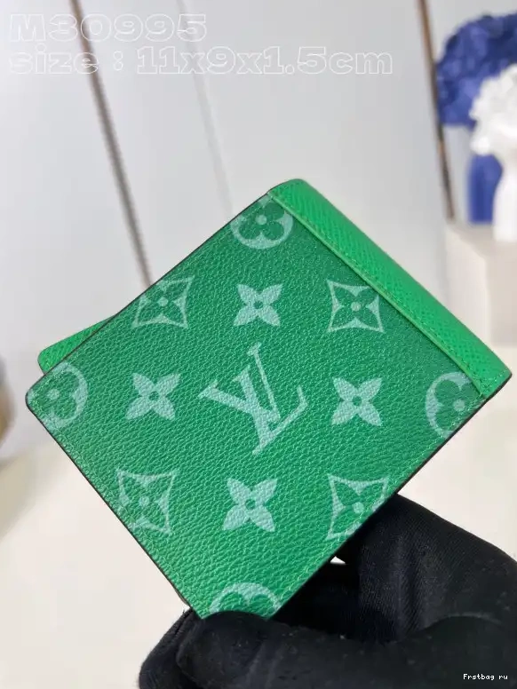 First bag ru VUITTON WALLET-11.5-9-1.5cm MULTIPLE LOUIS 0513